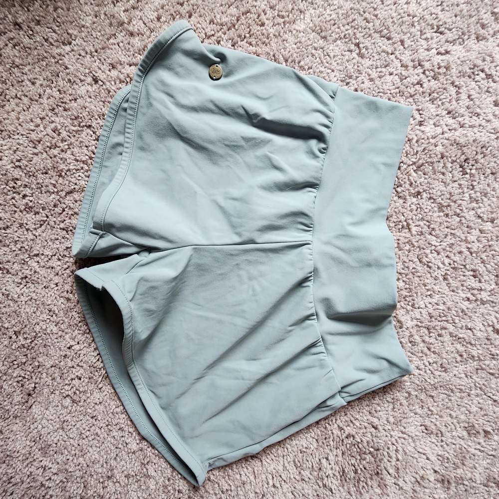 Stylish Women's Athletic Shorts in Light Gray